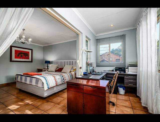 4 BEDROOM TOWNHOUSE TO LET IN SUNDOWNER